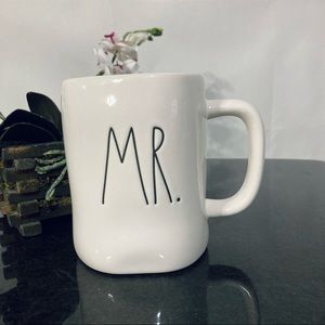 ❤️‍🔥 (5/20) Rae Dunn Artisan Collection by Magenta “Mr.” Mug